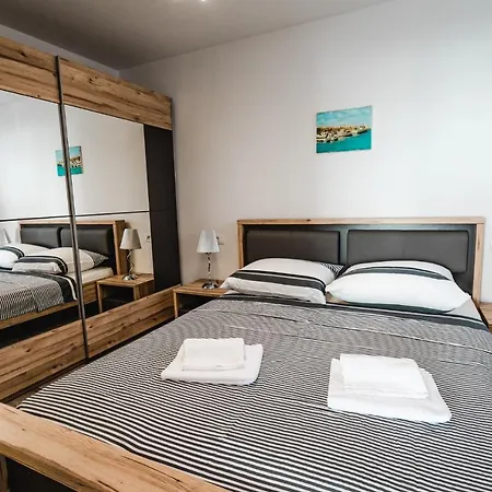 Aurora - Zf Hvar 赫瓦尔