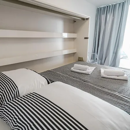 Aurora - Zf Hvar * 赫瓦尔