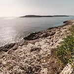 Aurora - Zf Hvar * 赫瓦尔