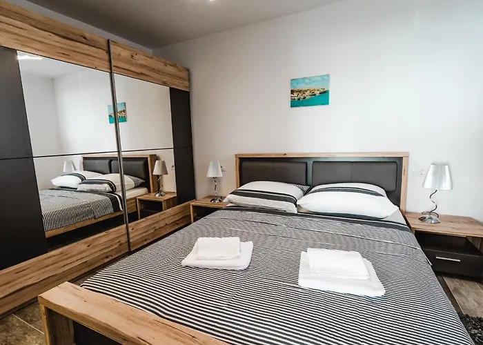 Aurora - Zf Hvar Хвар