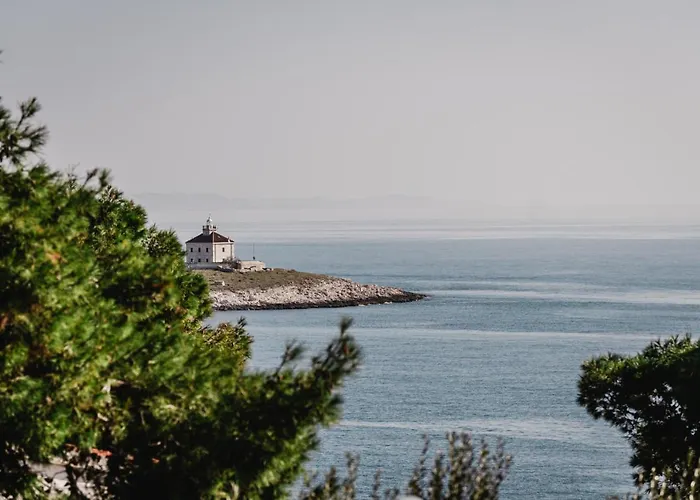 Aurora - Zf Hvar * Хвар