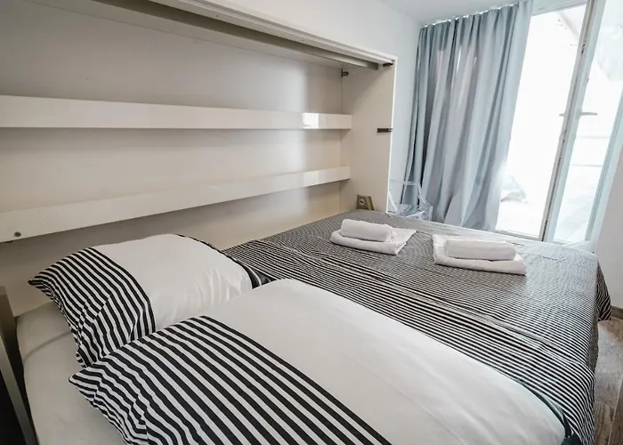 Aurora - Zf Hvar * Хвар